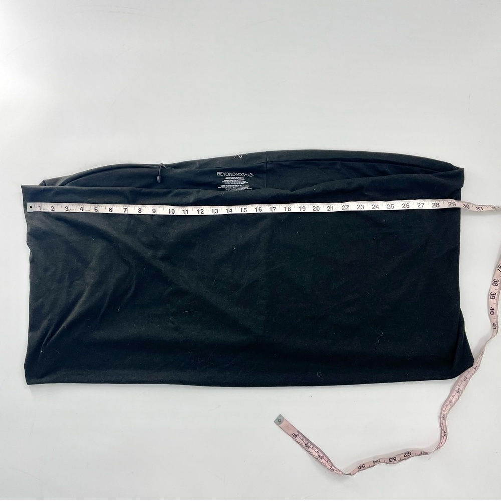 Beyond Yoga Hidden Zipper Cell Phone Pocket Infinity Scarf in Black Jersey Knit - Picture 7 of 11